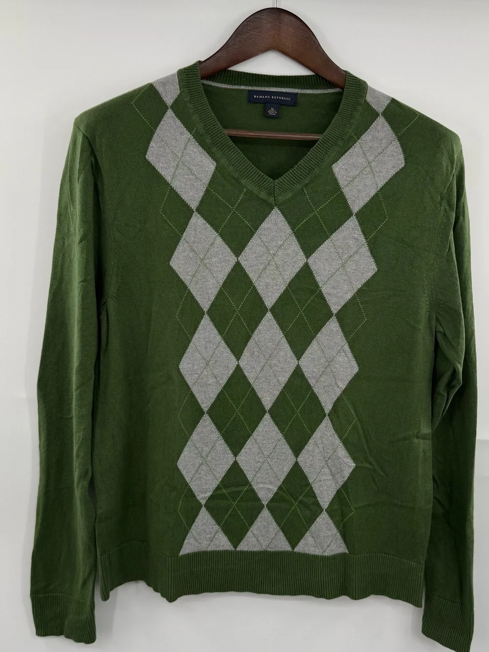 Banana Republic Men M Green Gray Argyle V Neck Sweater Silk Cashmere Preppy